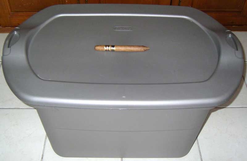 Tupperdor Construcción de un Humidor a bajo costo